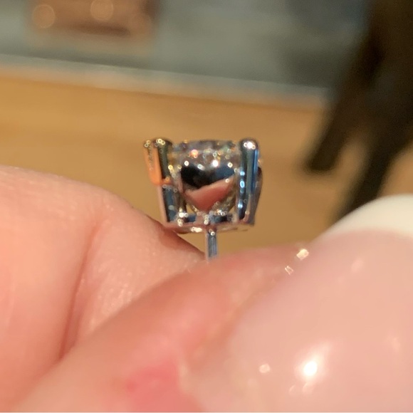 Gorgeous 3 cttw Moissanite luxury statement stud silver earrings - Picture 6 of 9